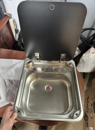 Раковина с крышкой GR-586B 445x400мм со смесителем и сливом